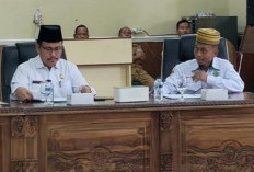 49 CJH OKU Putuskan Tunda Keberangkatan 