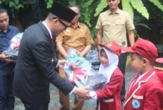  6.262 Paket Seragam Sekolah Gratis Mulai Disalurkan