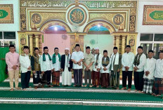 Ajak Doakan Jamaah Haji OKU Timur, Bupati Enos Sholat Ied dan Open House di Sidomulyo Belitang