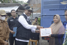 Berikan Bantuan, Bupati OKU Selatan Tinjau Lokasi Kebakaran Pasar Muaradua