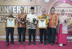 Bupati OKU dan PDAM Tirta Raja Terima Penghargaan Bergengsi