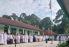 Peringati Hari Santri 2024, MTsN 2 OKU Selatan Gelar Upacara Bendera