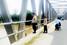 Personel Polsek Rantau Alai Ogan Ilir Ingatkan Warga Tak Main di Sungai
