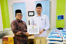 Serahkan Bantuan Rp250 Juta untuk Warga Terdampak Banjir di Aceh