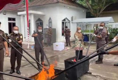 Musnahkan Barang Bukti Narkotika dan Sajam