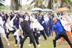 Kemeriahan HUT Korpri ke-52 di Ogan Ilir, Bupati Senam Sehat Bersama Ribuan Pegawai dan Pelajar