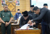 Resmi Mengesahkan Lima Raperda
