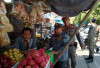 Tertibkan PKL di Pasar Muaradua