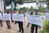 Puluhan Massa Gelar Aksi Demo Tuntut Usut Dugaan Korupsi di KPU OKU Selatan