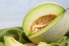Mengatasi Penuaan Dini dengan Mengonsumsi Buah Melon: Solusi Alami untuk Kesehatan Kulit